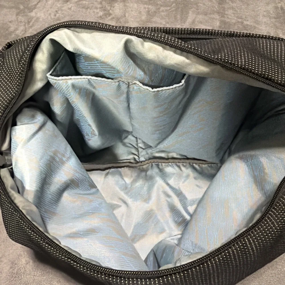 Thule Sling Dotted Black Messenger Bag Transit Work Laptop Crossbody
